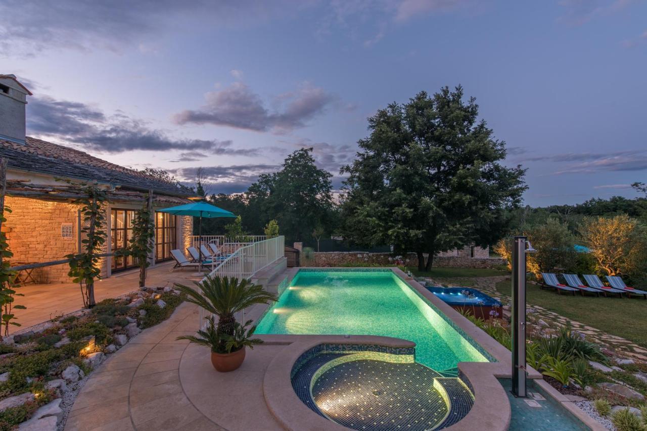 Family Villa Lipica With Private Pool And Jacuzzi Pazin Exterior photo