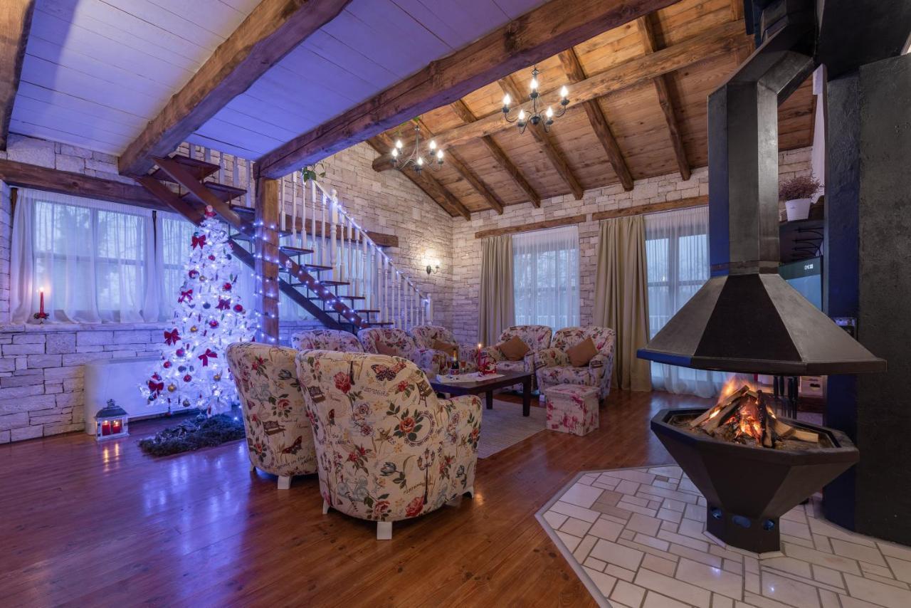 Family Villa Lipica With Private Pool And Jacuzzi Pazin Exterior photo