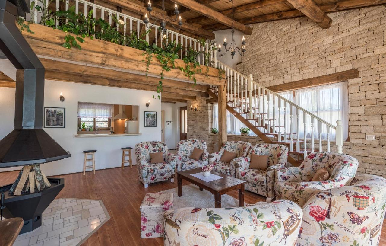 Family Villa Lipica With Private Pool And Jacuzzi Pazin Exterior photo